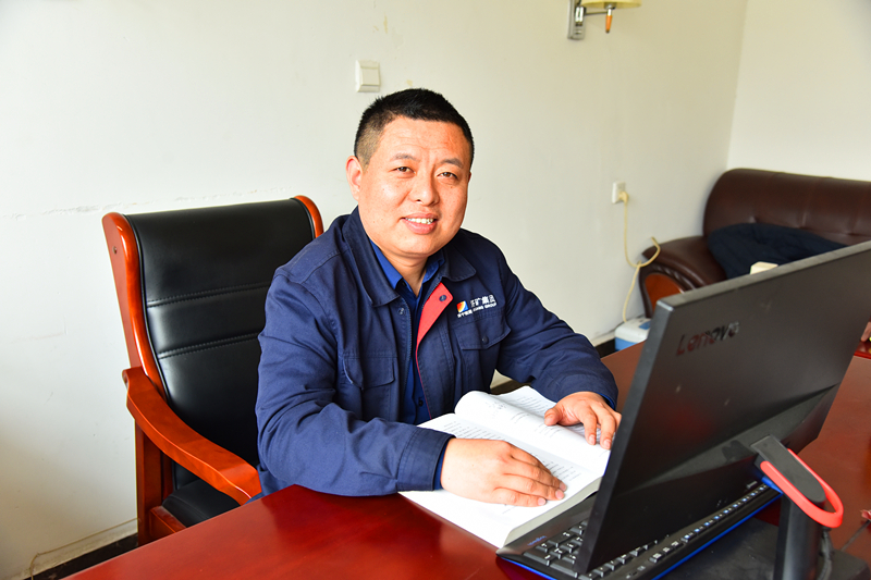 满文涛工作照